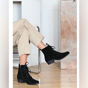 Aqua Diva Darie Waterproof Bootie size 8.5 Lace up They run small. NIB
